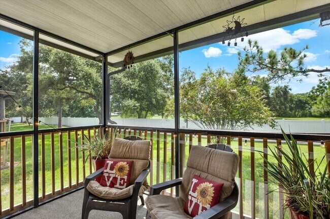 Building Photo - 6290 92nd Pl N