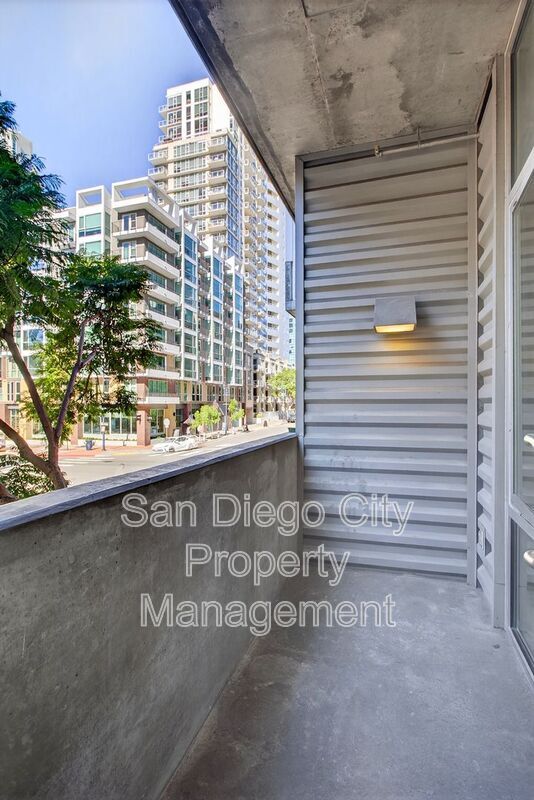 Building Photo - 1025 Island Ave