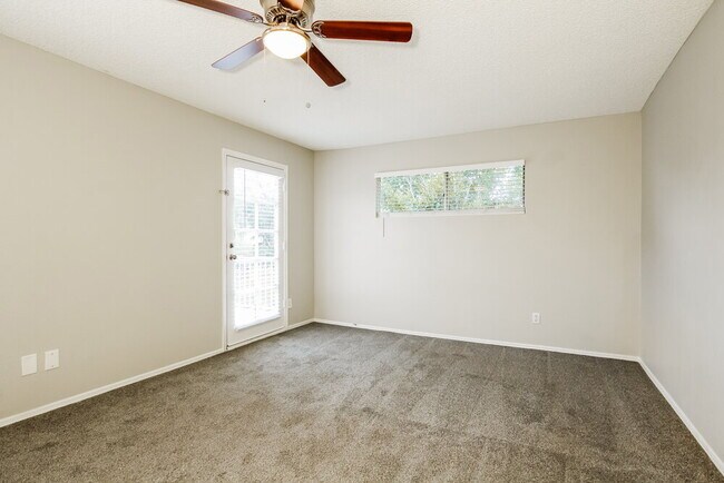 Building Photo - 4758 W Wahalla Ln