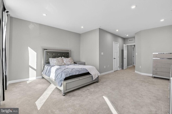 Building Photo - 100 Lawndale Dr