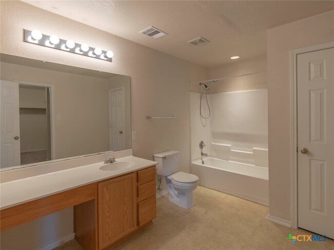 Building Photo - 424 Copper Hill Dr