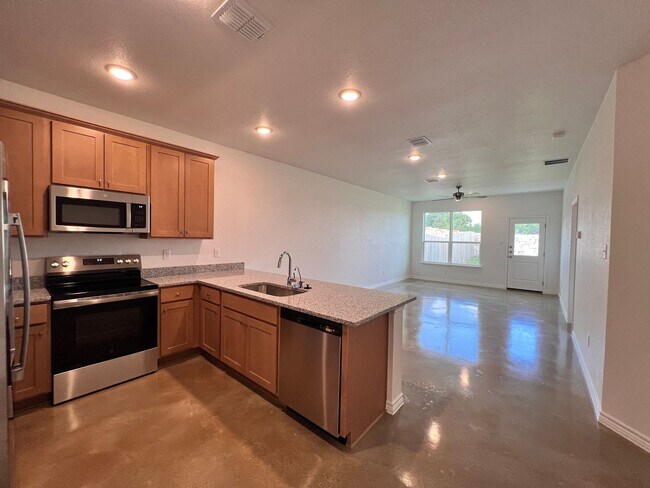 Building Photo - 3909 American Elm Dr
