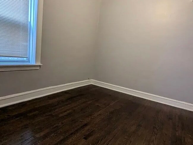 Building Photo - 7545 S May St