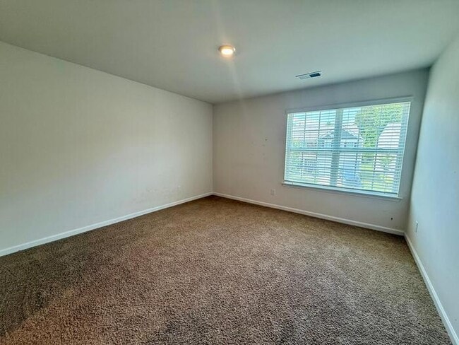 Building Photo - 13023 Newburgh Green Dr