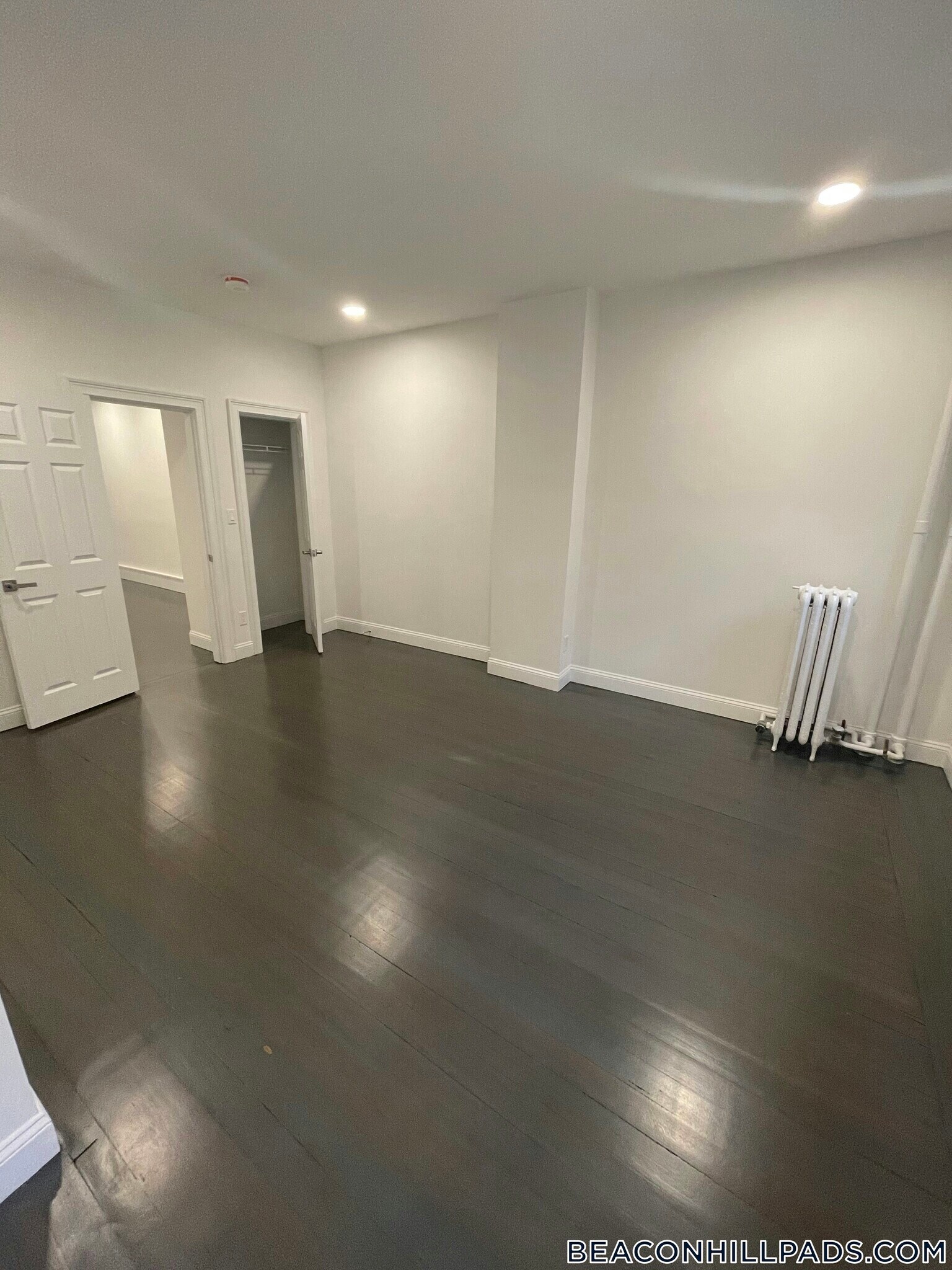 Building Photo - 31 Temple St