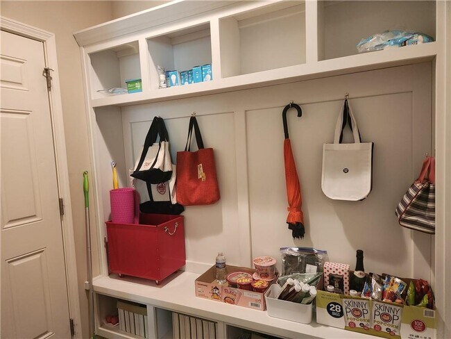 Building Photo - 3090 Cedar Glade Ln NE