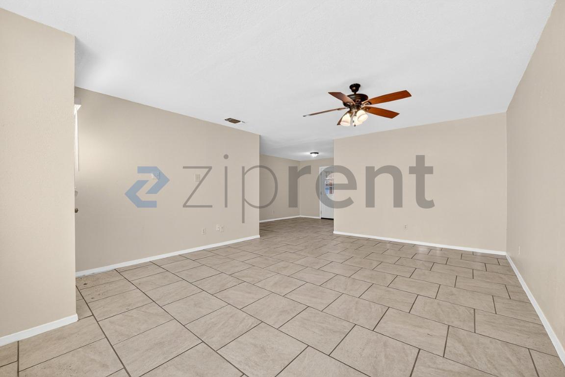Building Photo - 3225 Crites St