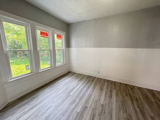 Building Photo - 949-951 Ferndale Ave