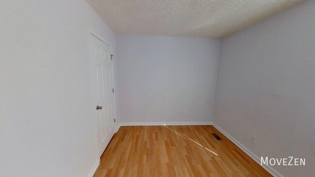 Building Photo - 333 Friendship Dr