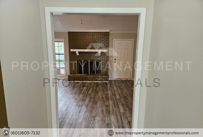 Building Photo - Relaxing and ready for you located in the ...