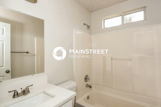 Building Photo - 3 Bedroom Pet-Friendly Home in SHARPSBURG,...