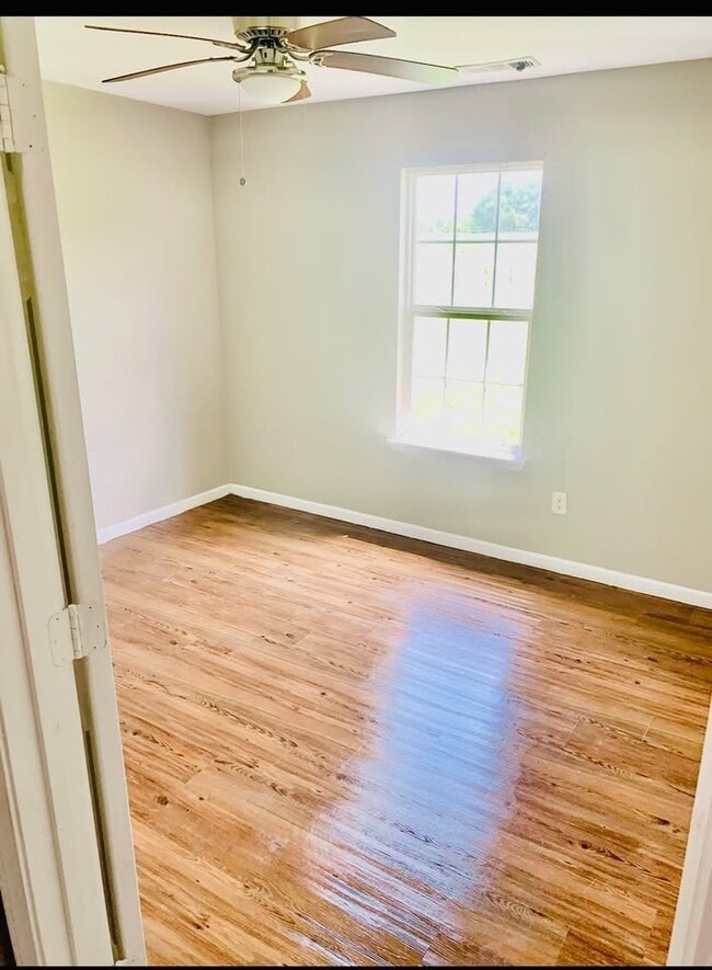 Building Photo - 4005 County Rd 34