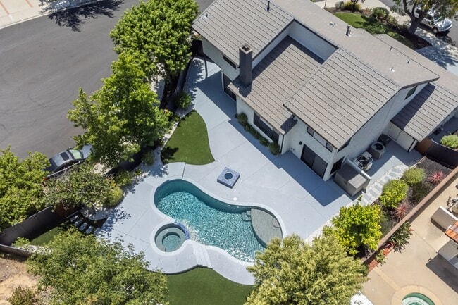 Building Photo - Hidden Jewel in Westlake Village