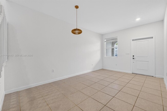 Building Photo - 2662 SE 10th St