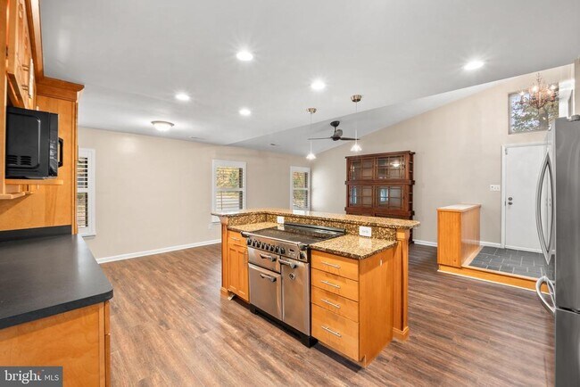 Building Photo - 1813 Glade Ct