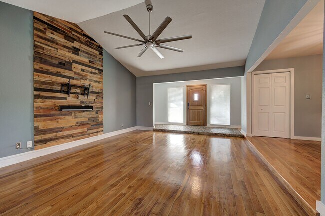 Building Photo - 3619 Chatham Ct