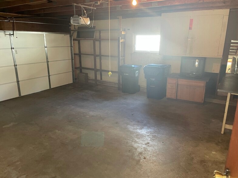 Building Photo - 4625 Candlelight Dr