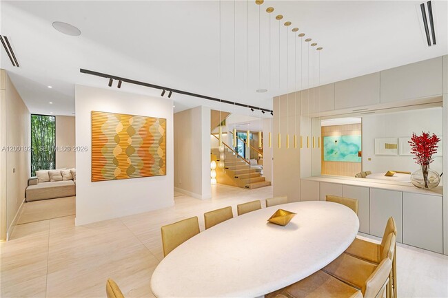 Building Photo - 707 NE 77th St