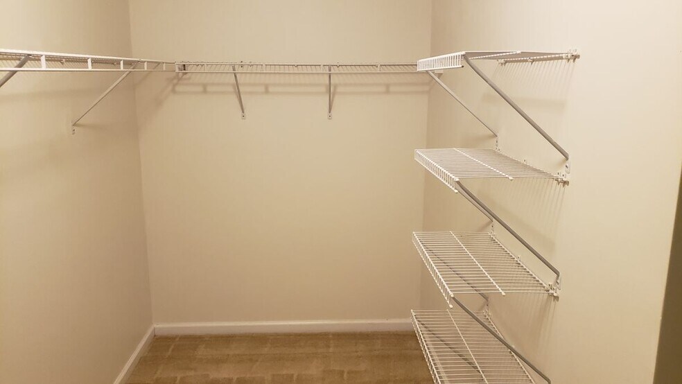 Building Photo - 630 Red Fox Ln