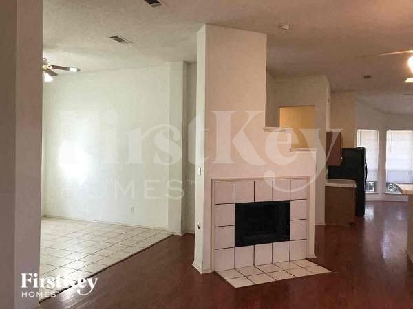 Building Photo - 403 Jennifer Ln