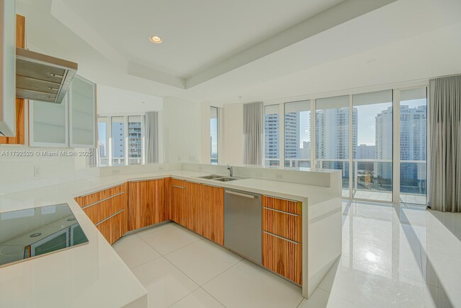 Building Photo - 4100 Island Blvd