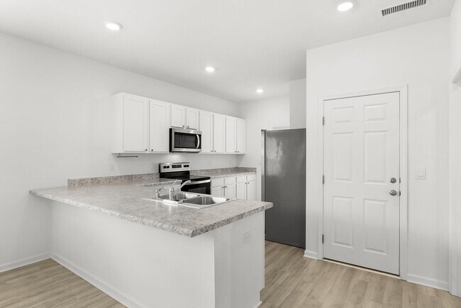 Building Photo - 231 Stagerbush St