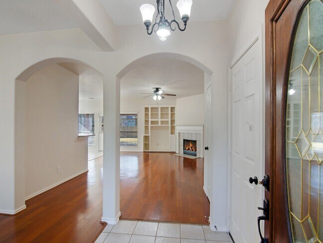 Building Photo - 30 Jewelsford Dr