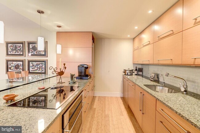 Building Photo - 2555 Pennsylvania Ave NW