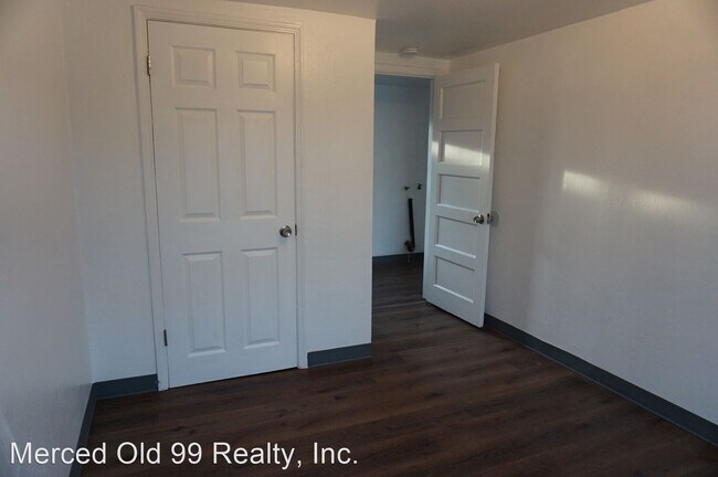 Building Photo - 2 br, 1 bath House - 2985 E Childs