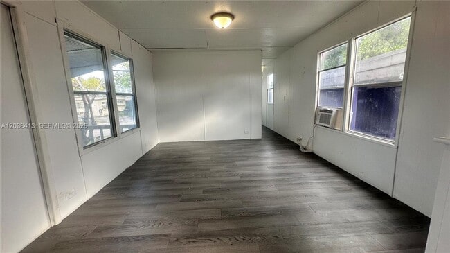 Building Photo - 2961 Plumosa Ln