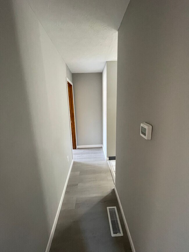 Building Photo - (22) 98-100 Woodruff Avenue