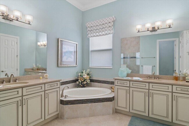 Building Photo - 17120 SW Ambrose Way