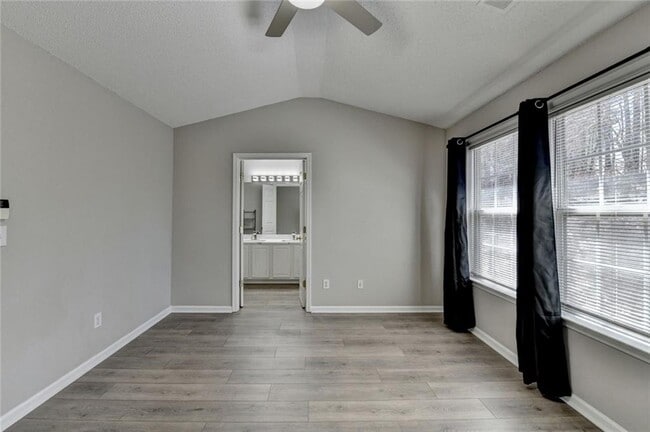 Building Photo - 4061 Howell Park Rd