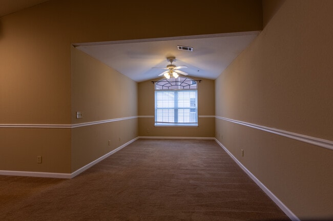 Building Photo - 13810 Sutton Park Dr N