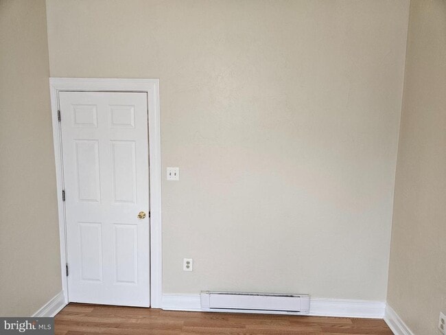 Building Photo - 246 S St Clair St