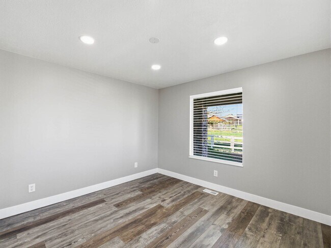 Building Photo - RES_O VAN DER WATT_14512