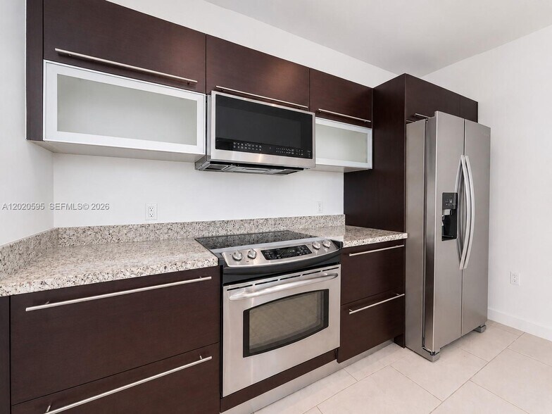 Building Photo - 951 Brickell Ave