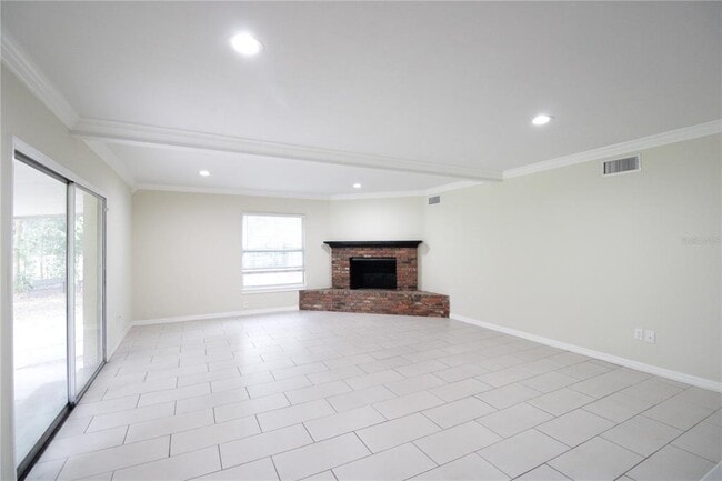 Building Photo - 10907 SW 24th Ave