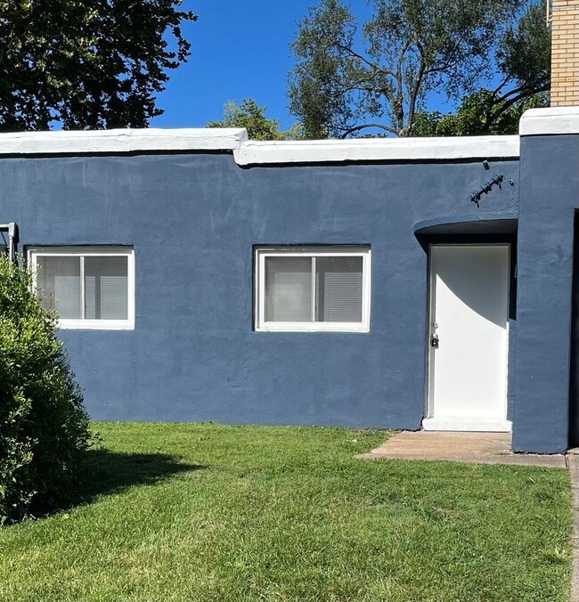 Building Photo - 1 Bedroom with Garage in Alton