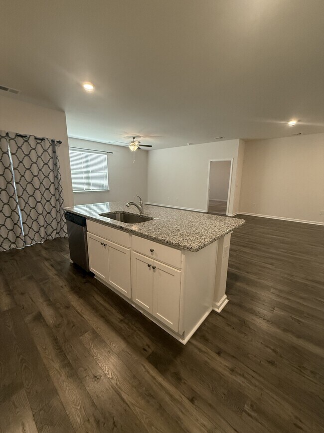 Building Photo - 2672 Pegasus Pl