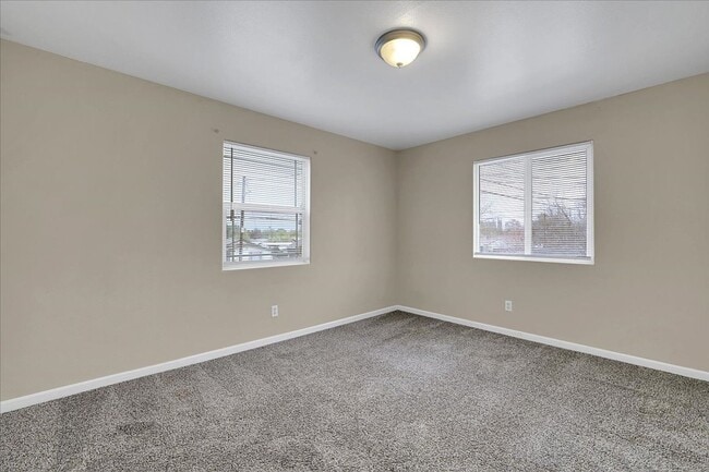 Building Photo - 1072 Grand Ave