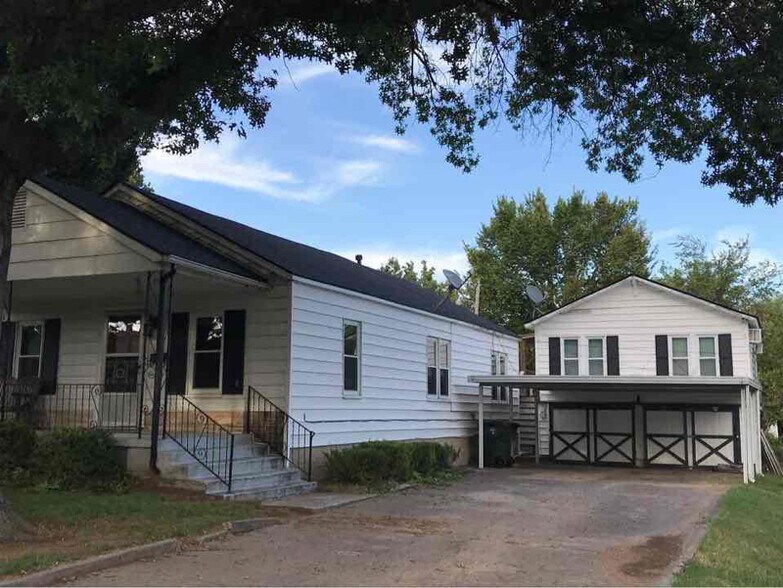 Primary Photo - 704 W Robb Ave