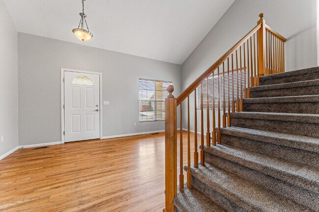 Building Photo - 4-Bed Arvada Home w/ Bedroom & Full Bathro...