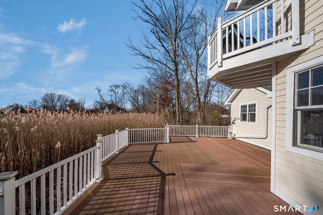 Building Photo - 90 Boston Post Rd