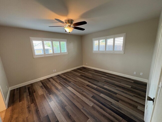 Building Photo - NW Visalia Home Near Country Club Available Now! *Private Showing Only*