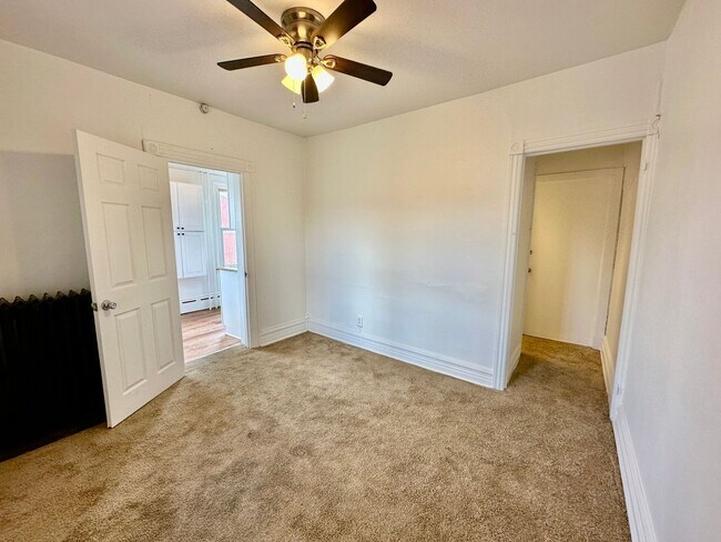 Building Photo - 1014 S 6th St