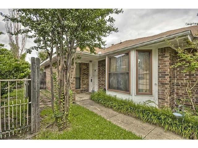 Building Photo - 2021 Chalfont Dr
