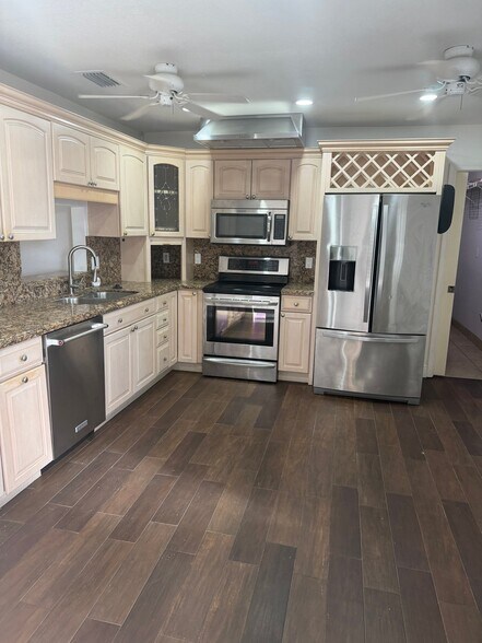 Building Photo - 19323 Carolina Cir