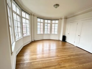 Building Photo - Brand new Studio near Downtown
