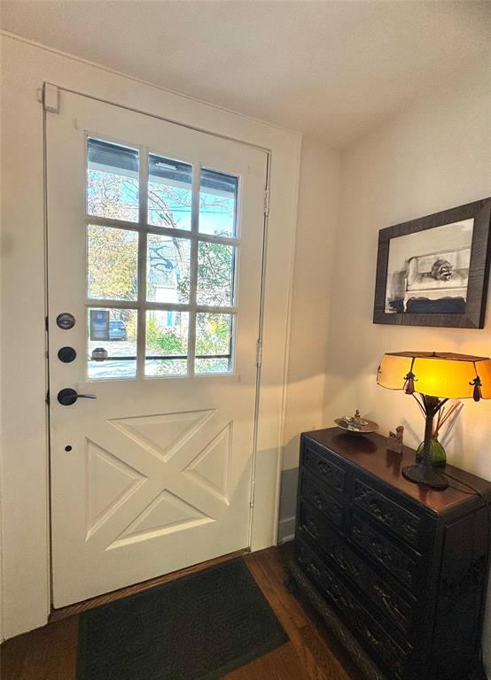 Building Photo - 807 Leonard St